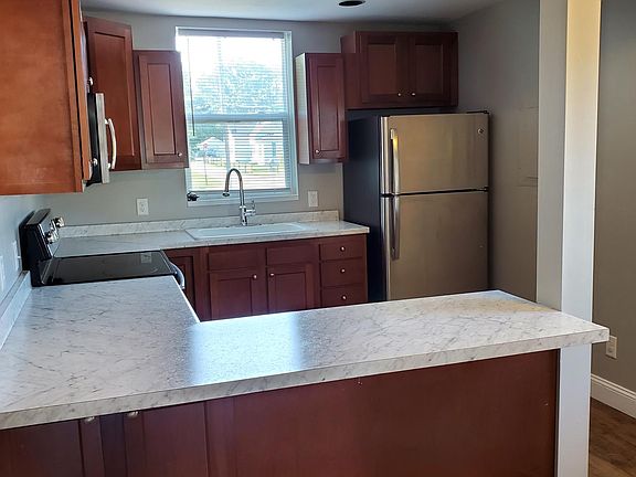 4th image of 129B E Main St #B
