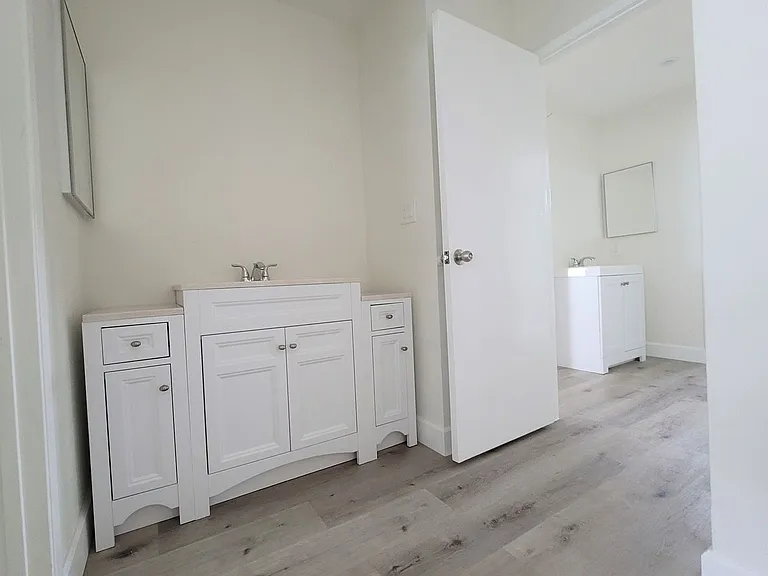 1436 S Centinela Ave — Photo 21