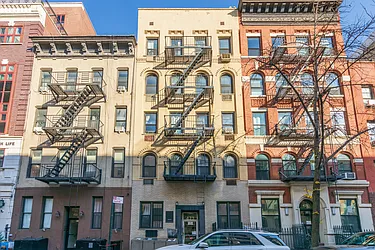 423 East 77th Street in Lenox Hill