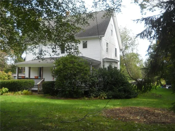 65 Laurel St, Ashaway, RI 02804