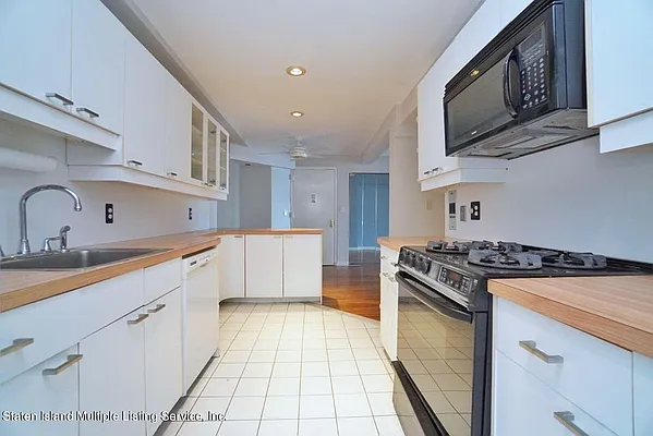 Sold by REMAX Elite | media 26