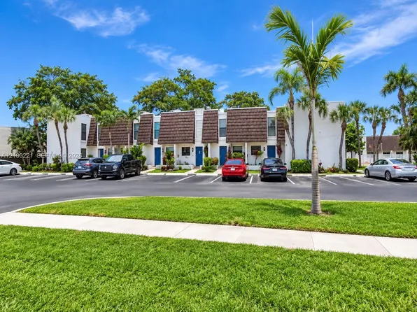 1570 NW 89th Ter #1570, Pembroke Pines, FL 33024