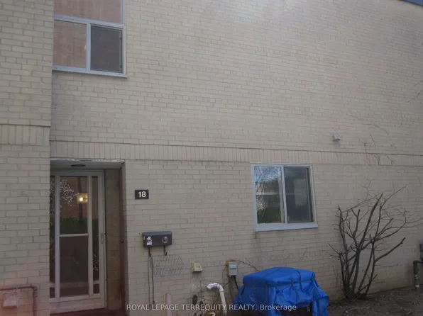 11 Four Winds Dr #18, Toronto, ON M3J 1K7