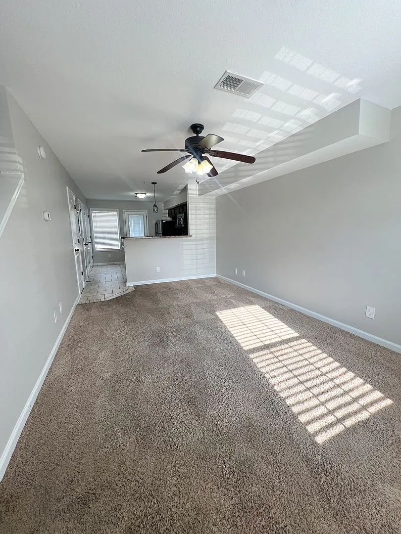 1604 Railton Court — Photo 3