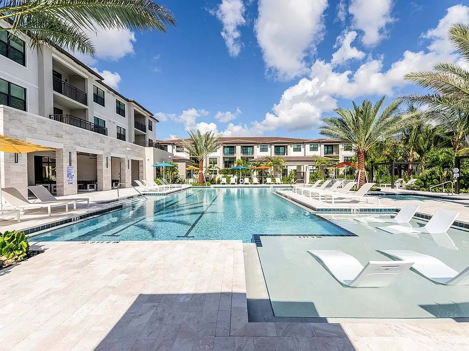 Mosaic Palms Apartments