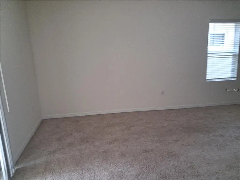 335 Gina Ln — Photo 5