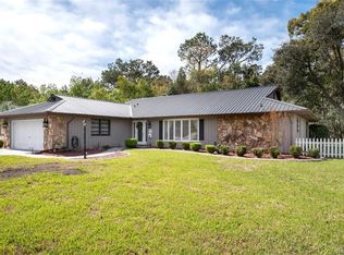 8 Pine Dr, Homosassa, FL 34446