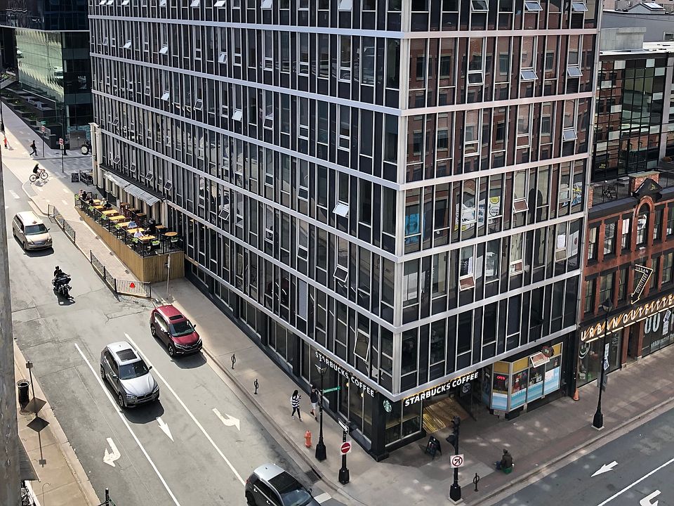 2nd image of 1646 Barrington St #1286779