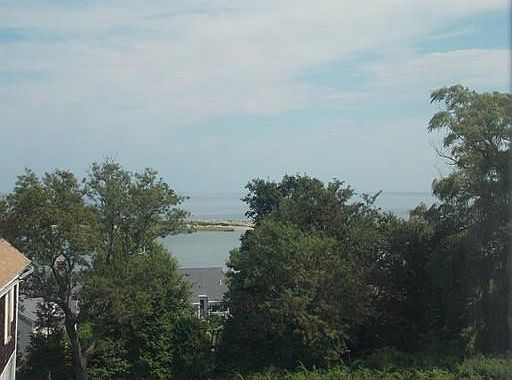 5th image of 80 Warren Ave