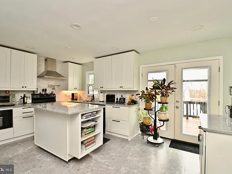 6431 Forest Rd — Photo 11