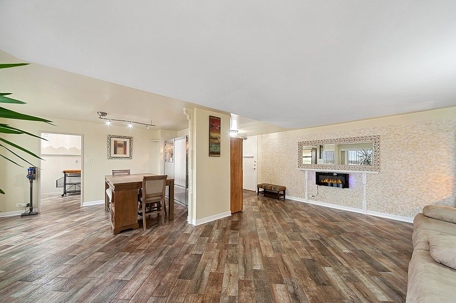 7141 N Kedzie Ave APT 913, Chicago, IL 60645 | Zillow