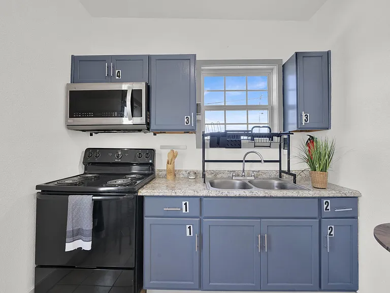 All modern appliances.