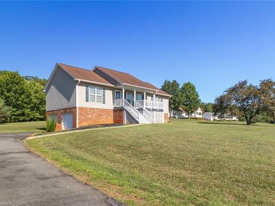 1055 Josephs Ln, Pinnacle, NC, 27043