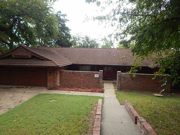 4th image of 23 Woodlands Dr