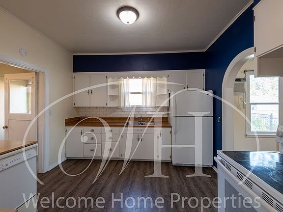 4th image of 132 Malcolm St