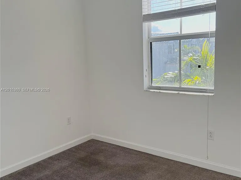 1211 SE 27th Ter — Photo 18
