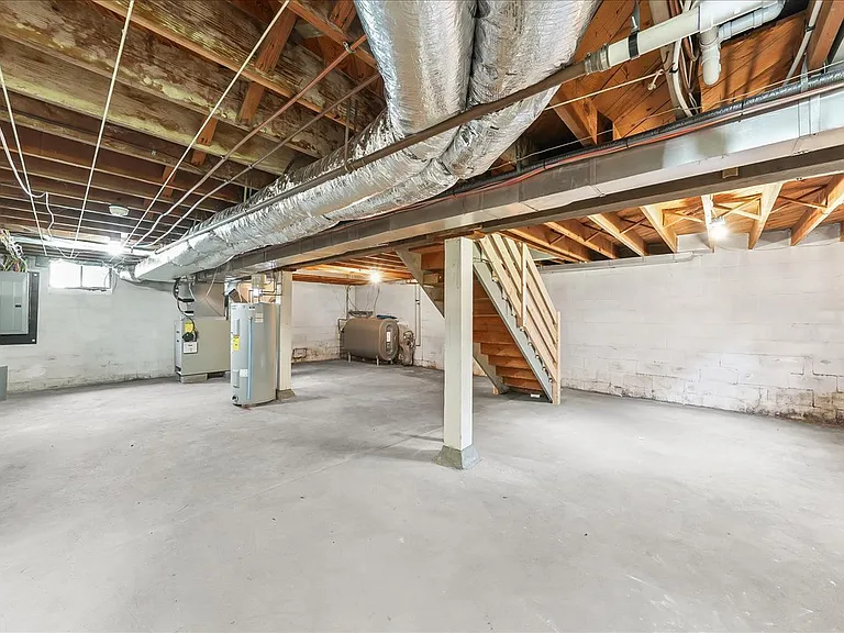 8 Stanton Ave — Photo 18
