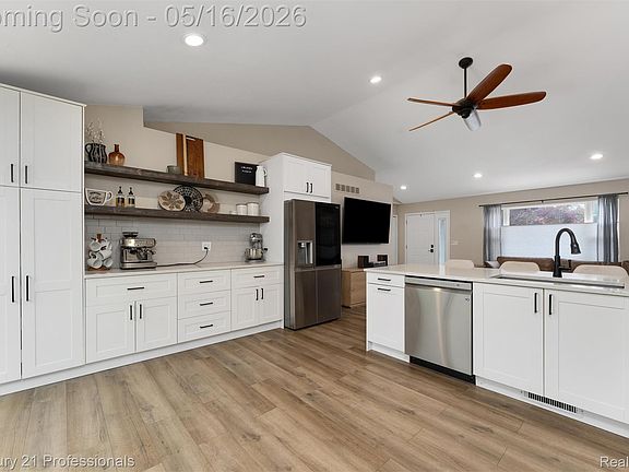 4th image of 1203 Eason Rd