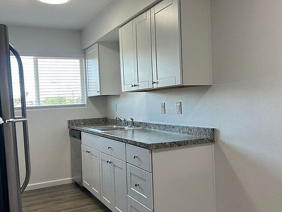 4th image of 1045 E University Dr APT 202