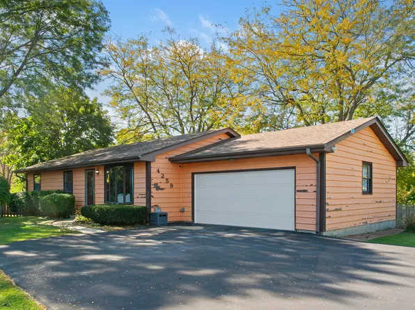 4259 Lake Park Ave, Gurnee, IL 60031