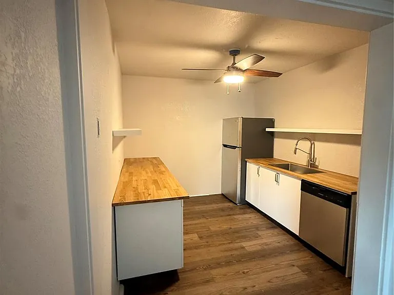 1690 Milwaukee St #201 — Photo 2