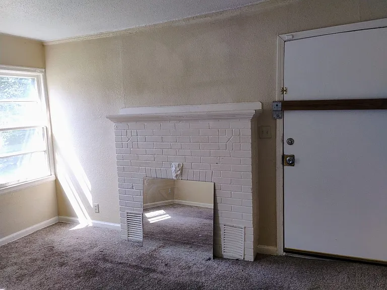 2614 E Shadybrook Ln — Photo 16