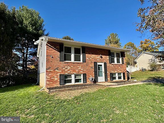 2nd image of 1625 Andylin Way
