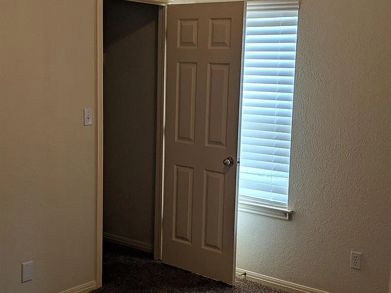 8005 Blue Bonnet Ln — Photo 34