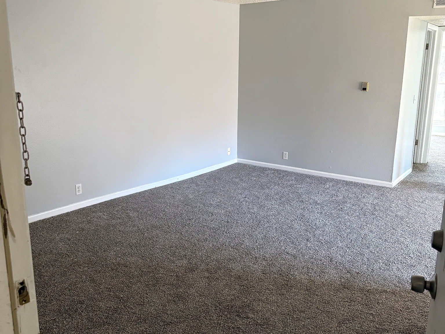 2 bed, 850 sqft, $750 — Photo 3