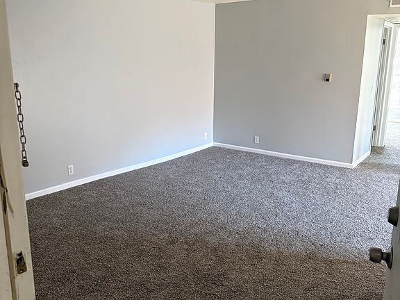 3rd image of 708 Dondee Dr #7A