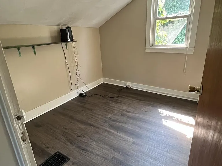 140 W Cayuga St — Photo 9