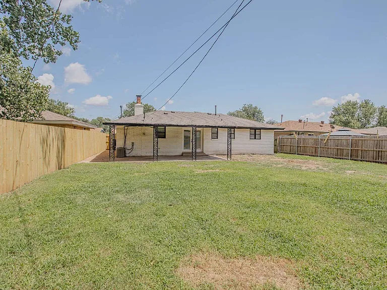 725 Butler St — Photo 11