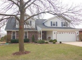 2175 Oak Hill Dr, Lisle, IL