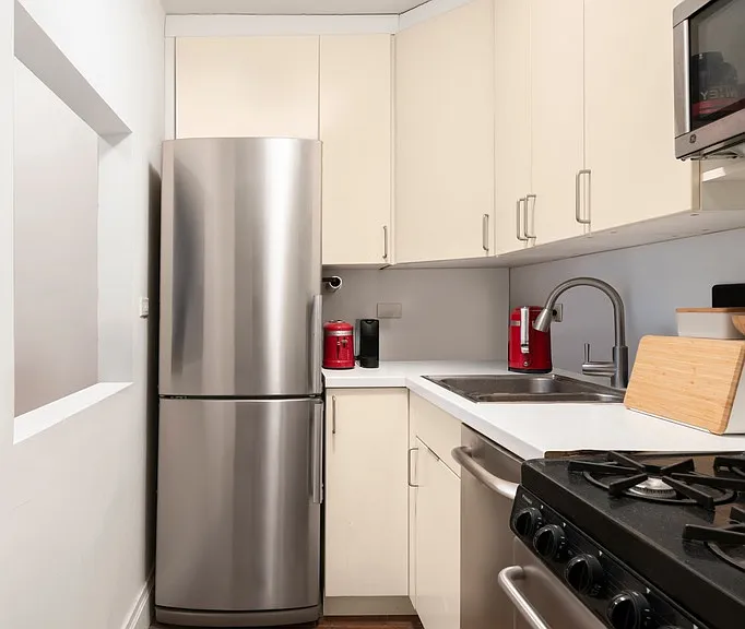 101 W 12th St #9-B — Photo 4