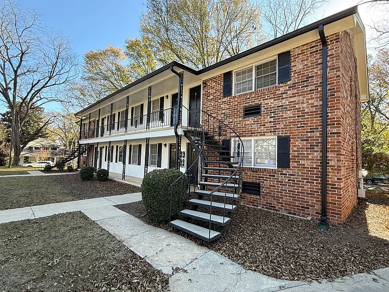 284 Bloomfield St — Photo 37