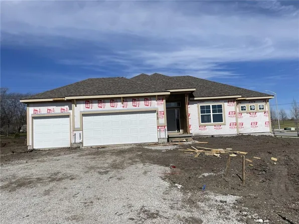 1612 NE 105th Ter, Kansas City, MO 64155