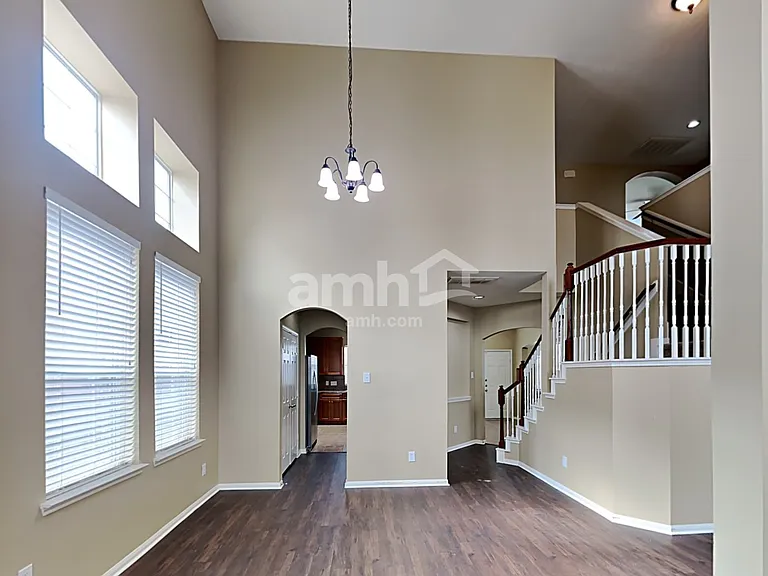 1927 Makenna Ln — Photo 7