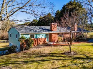 364 Pace Rd, Hendersonville, NC 28792