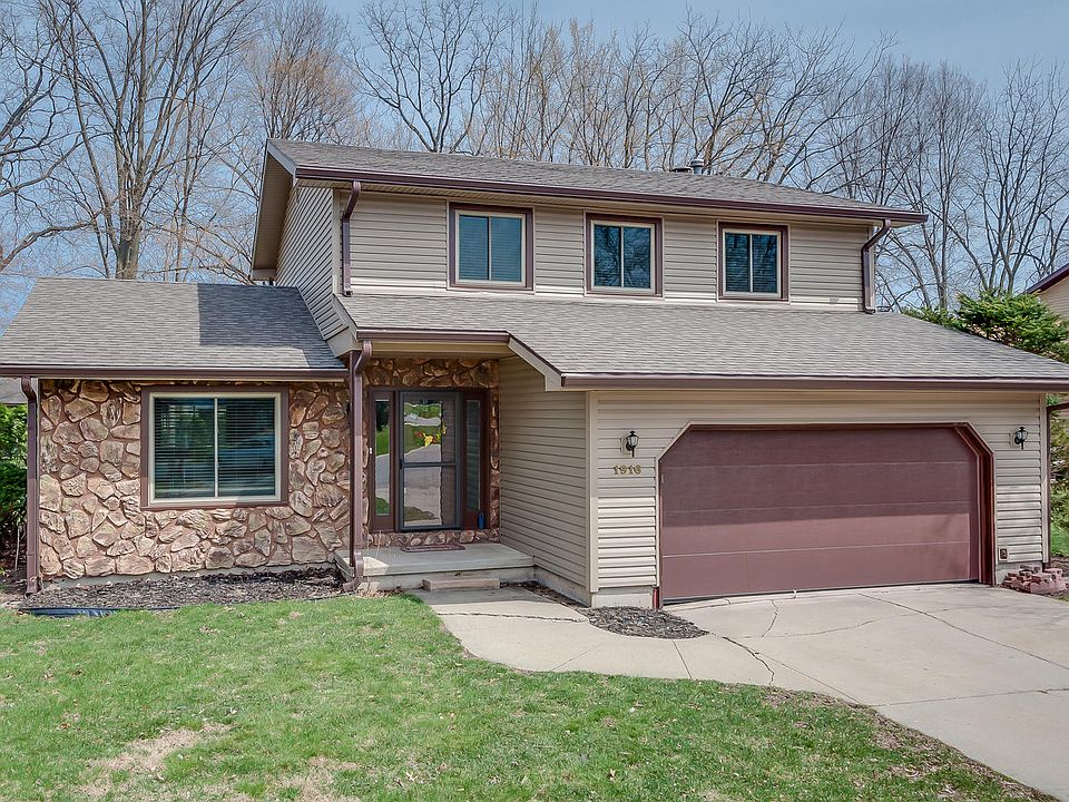 1st image of 1916 Forest Edge Dr