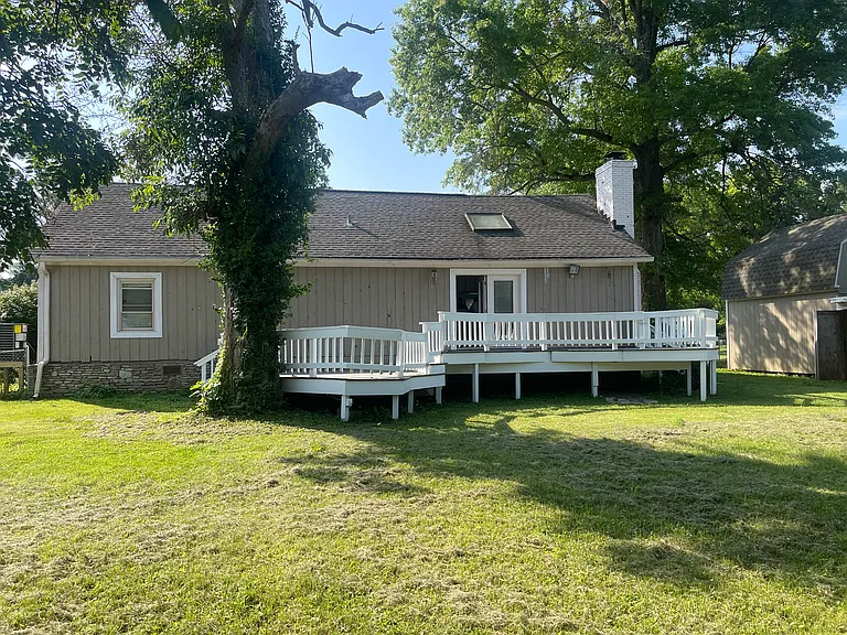 5211 River Rd — Photo 47
