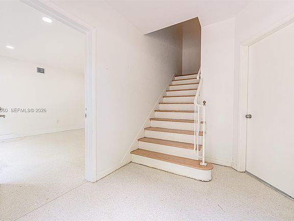 5th image of 580 University Dr #2