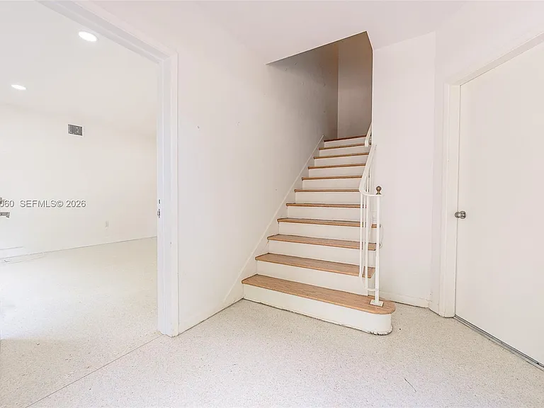 580 University Dr #2 — Photo 5