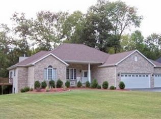 918 Beechwood Dr, Valparaiso, IN 46383