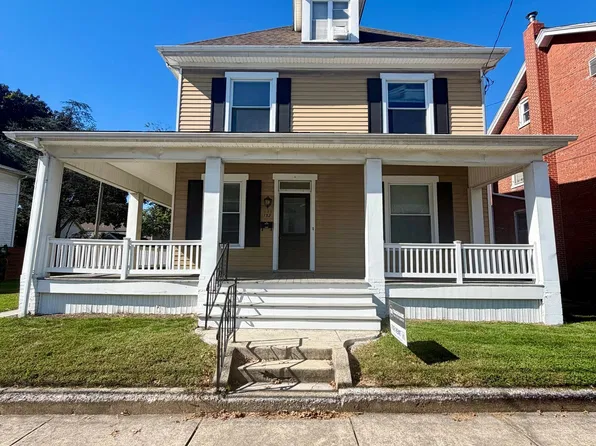 152 New Haven St, Mount Joy, PA 17552