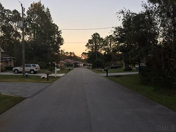 3rd image of 18 Woodshire Ln