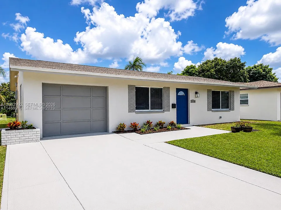 5716 NW 70th Ter