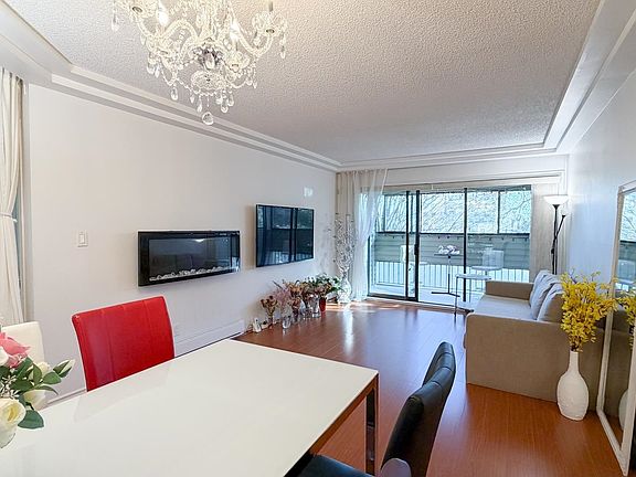 2nd image of 8291 Park Rd #201