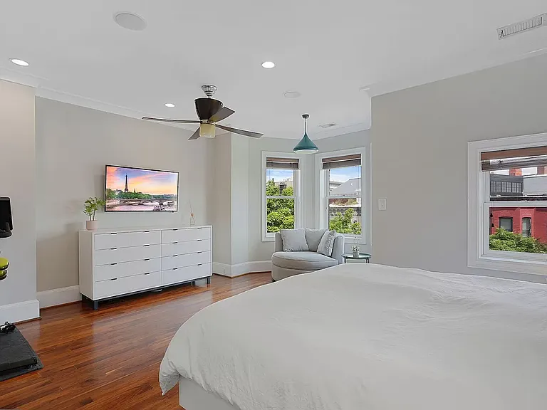 928 T St NW — Photo 18