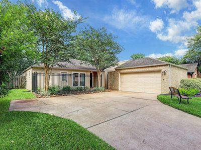 2127 Round Lake Dr, Houston, TX, 77077