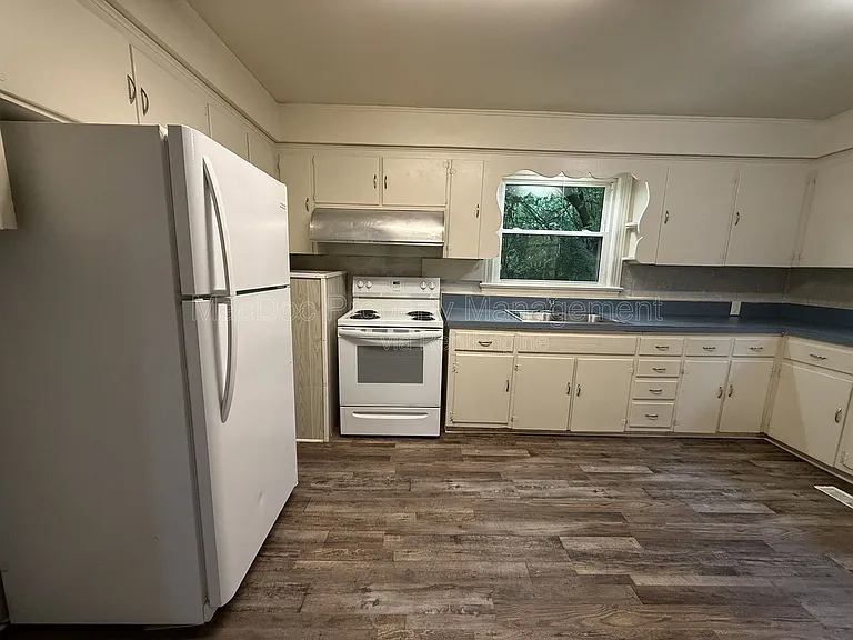 503 Pratt St — Photo 12